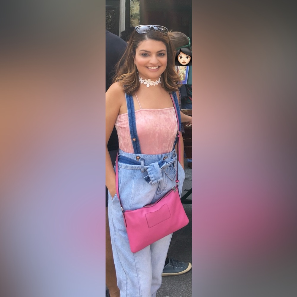 Ontwelfth Denim Suspender Overalls

From Forever21

SIZE SMALL
DENIM/LIGHT BLUE